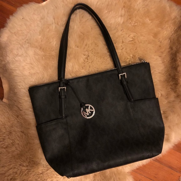 Michael Kors Handbags - Black Michael Kors Tote Bag in Like New Condition